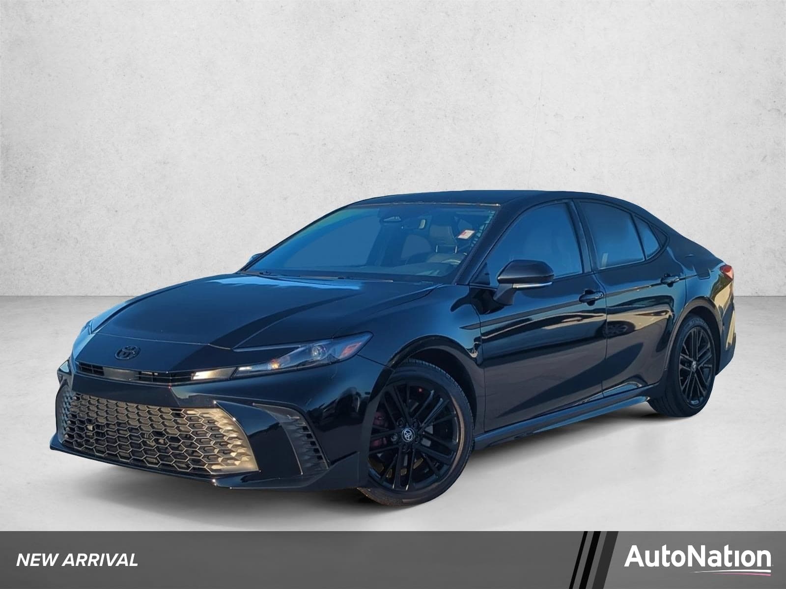 2025 Toyota Camry SE — photo 1 of 23