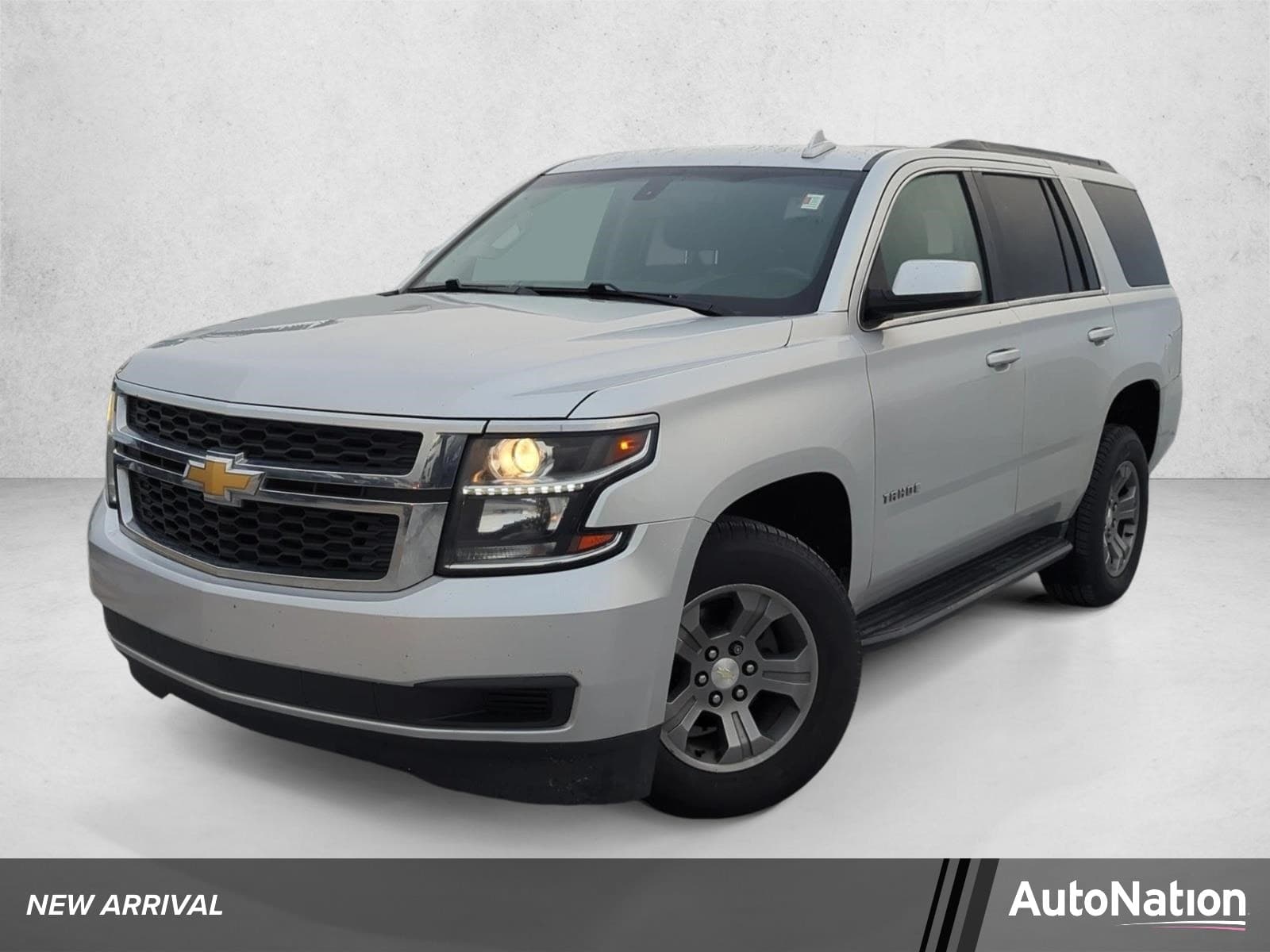 2019 Chevrolet Tahoe LS — photo 1 of 28