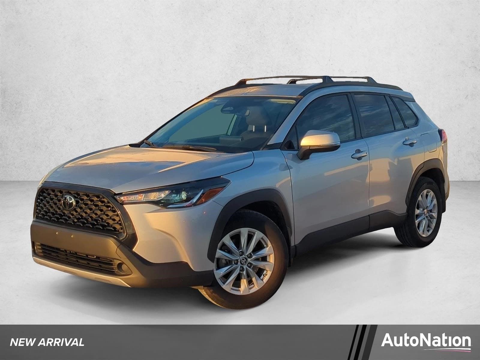 2024 Toyota Corolla Cross LE — photo 1 of 21