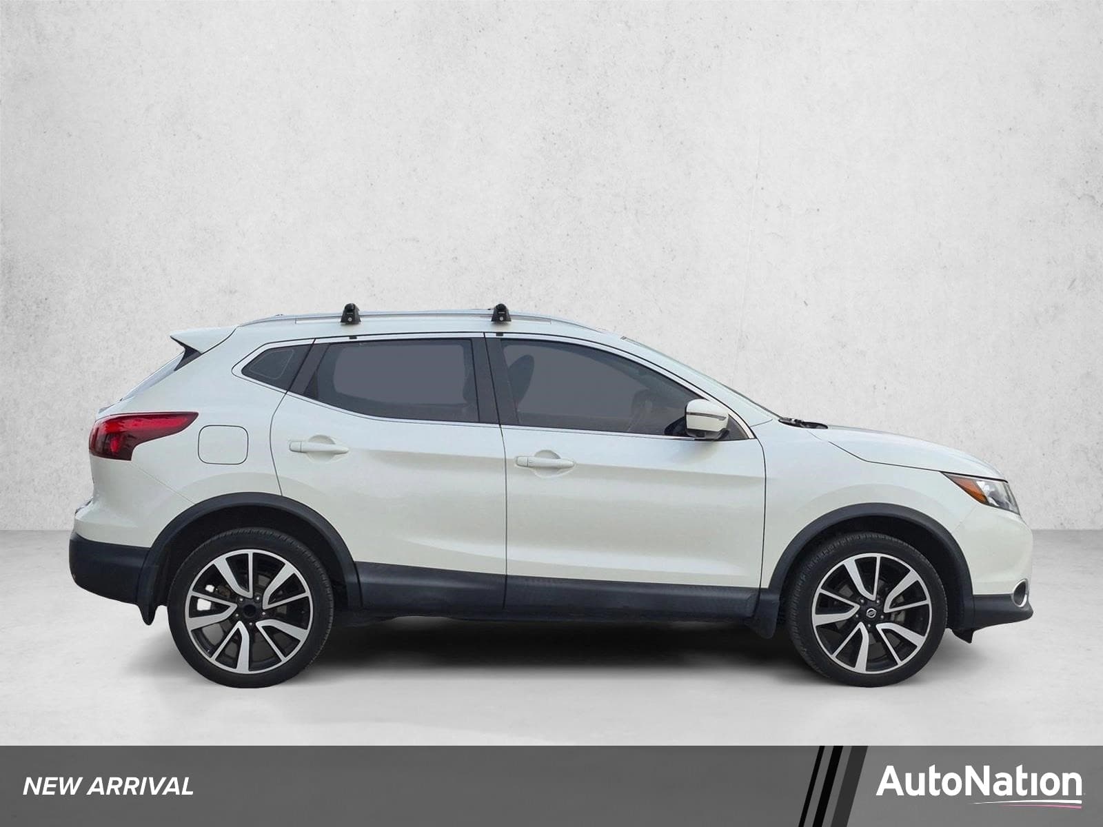 2019 Nissan Rogue Sport SL — photo 1 of 18
