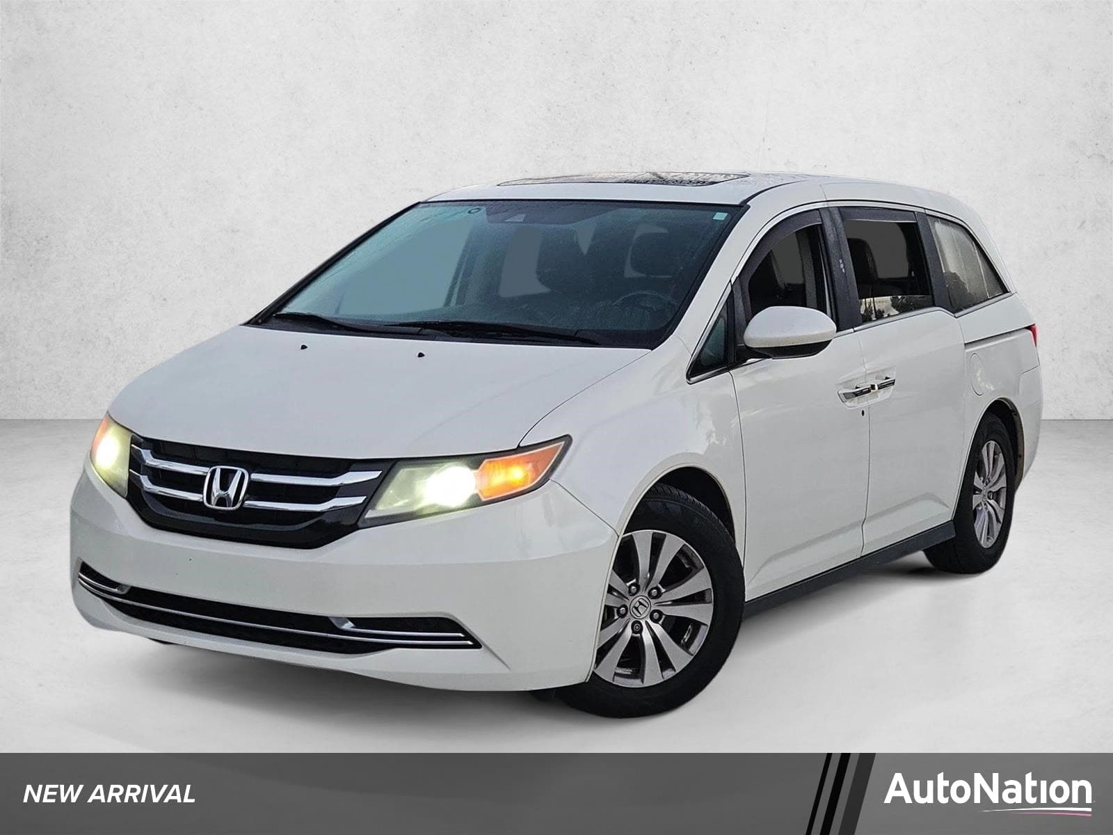 2016 Honda Odyssey Base — photo 1 of 17