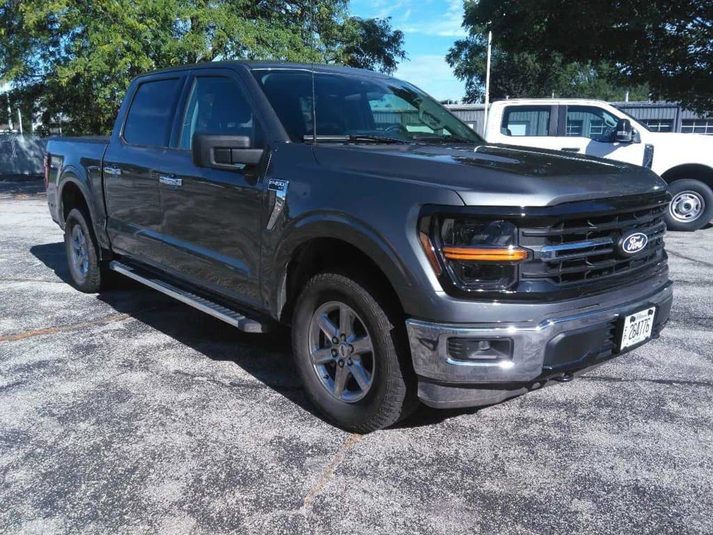 2025 Ford F-150 XLT — photo 1 of 3