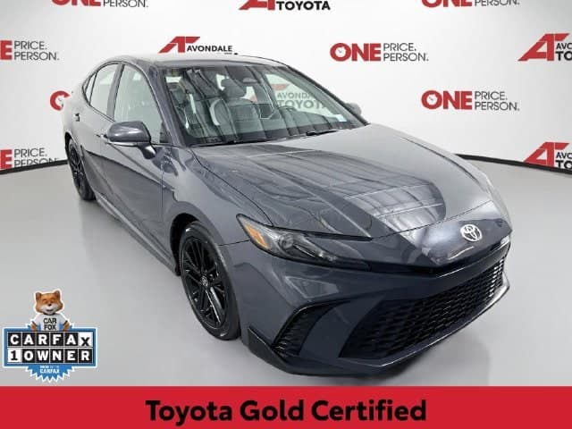 2025 Toyota Camry SE — photo 1 of 33
