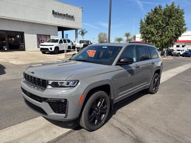 2027 Jeep Grand Cherokee L Limited Reserve — photo 1 of 32
