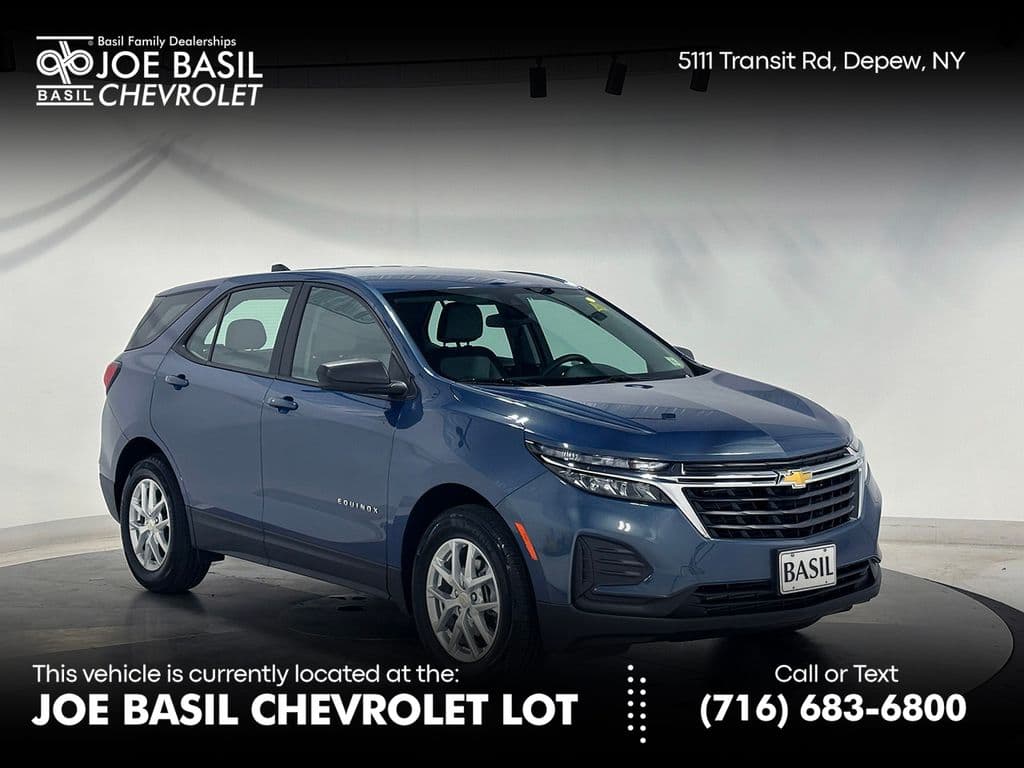 2024 Chevrolet Equinox LS — photo 1 of 39
