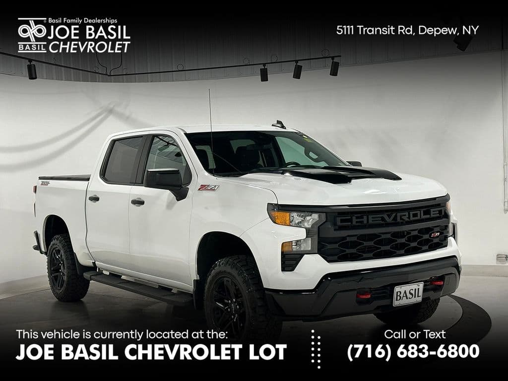 2023 Chevrolet Silverado 1500 Custom Trail Boss — photo 1 of 41