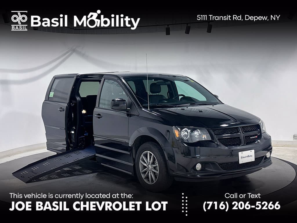 2014 Dodge Grand Caravan R/T — photo 1 of 41