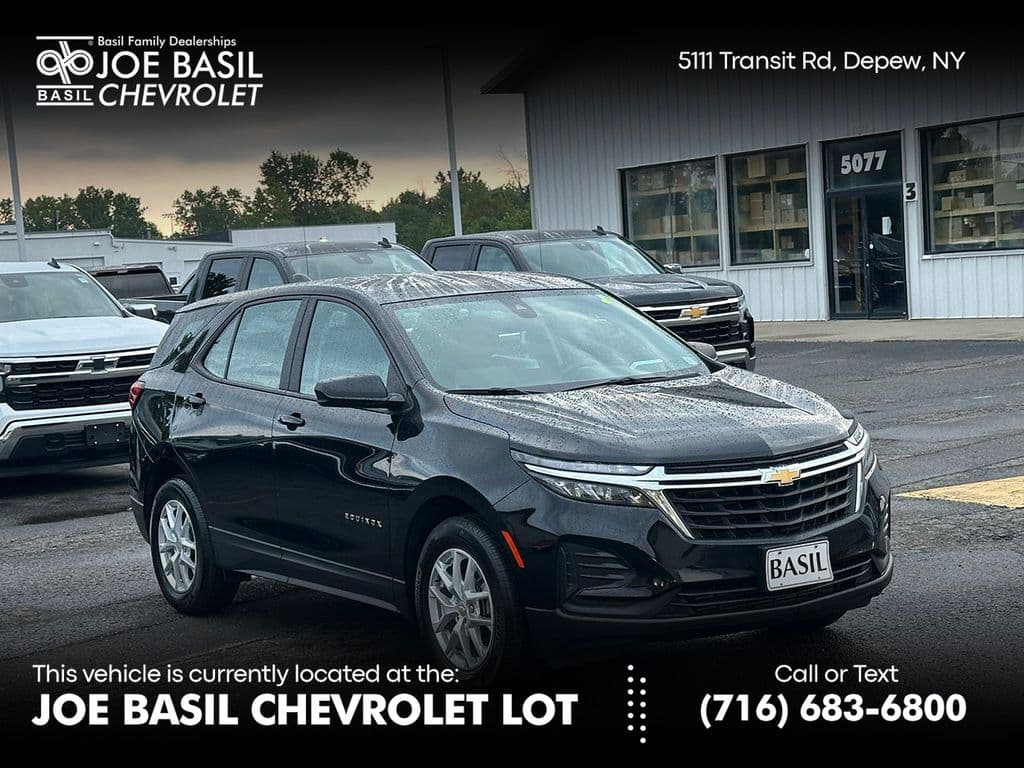 2024 Chevrolet Equinox LS — photo 1 of 37