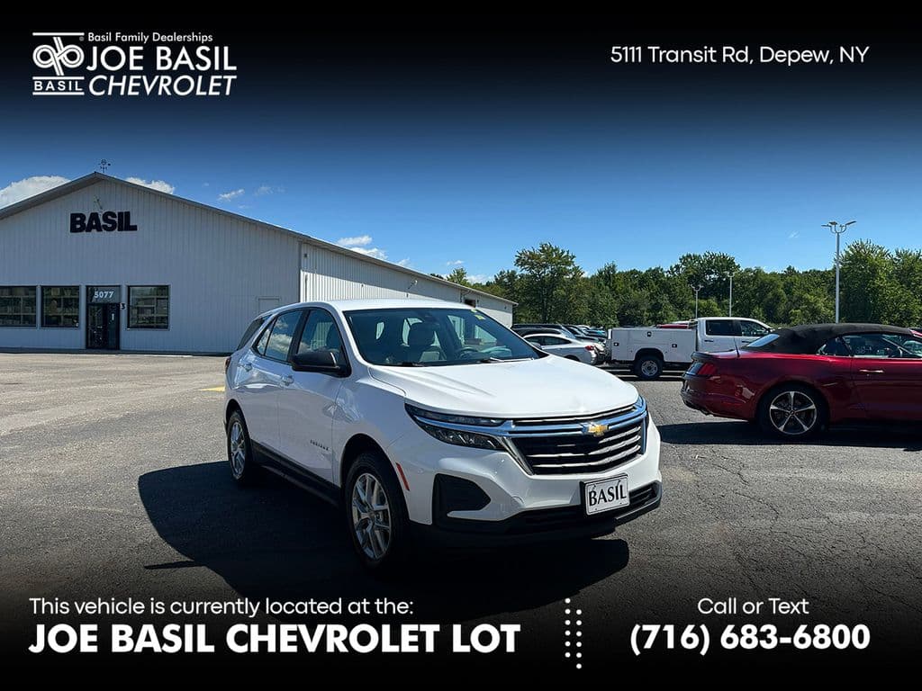 2023 Chevrolet Equinox LS — photo 1 of 36