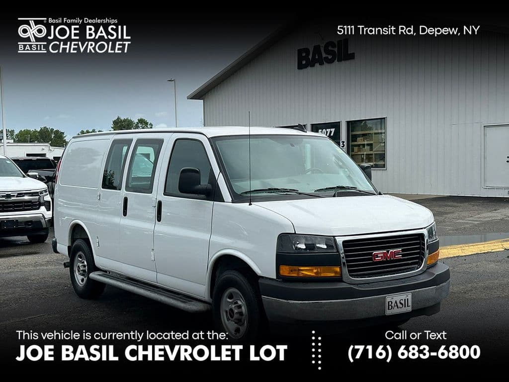 2025 GMC Savana Cargo Van Base — photo 1 of 38