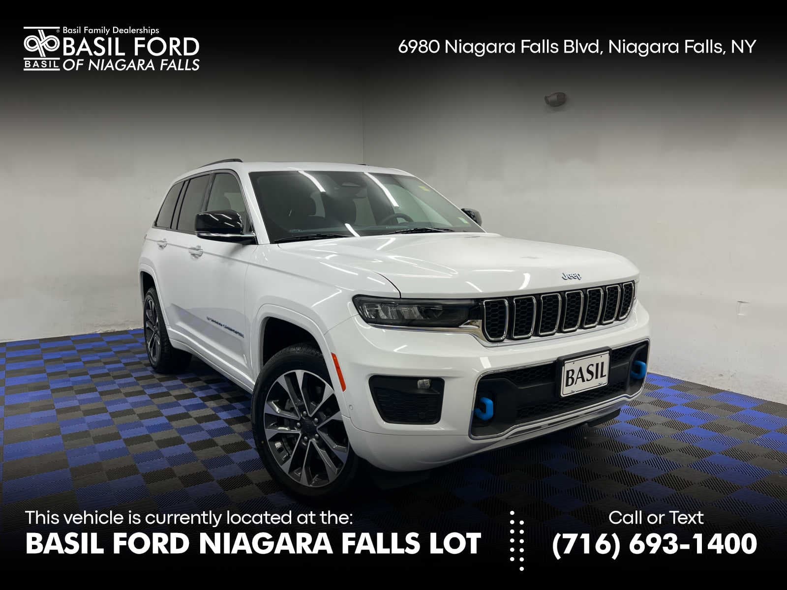 2023 Jeep Grand Cherokee 4xe Overland — photo 1 of 37