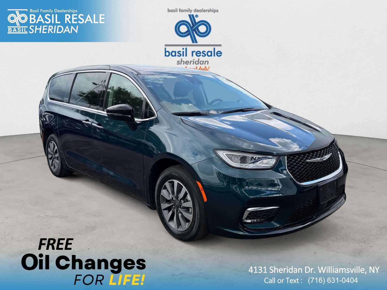 2024 Chrysler Pacifica Hybrid Select — photo 1 of 34