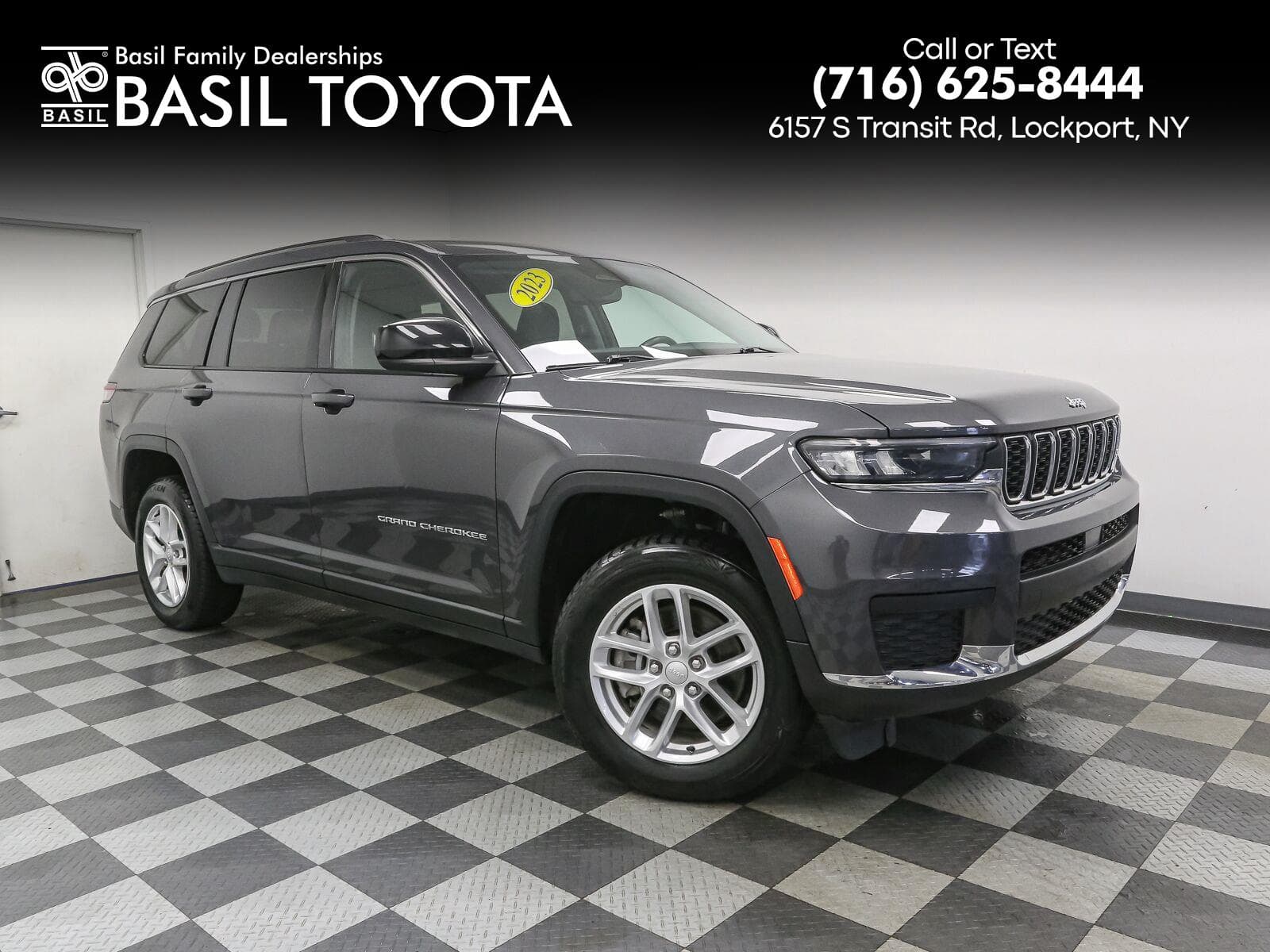 2023 Jeep Grand Cherokee L Laredo — photo 1 of 49