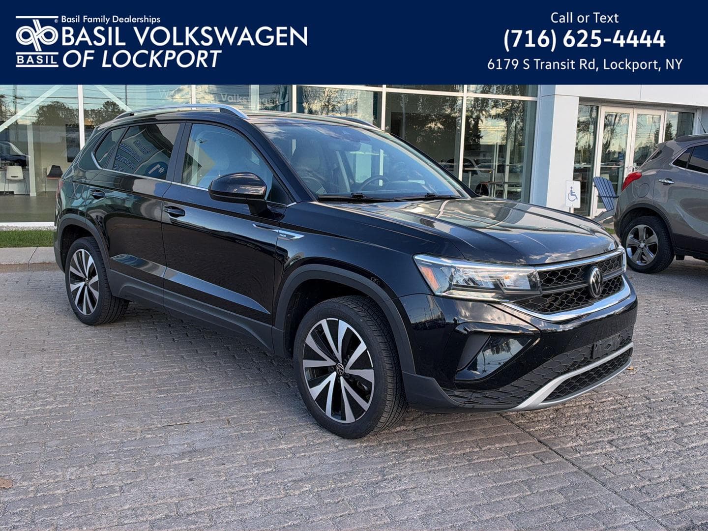 2024 Volkswagen Taos SE — photo 1 of 12