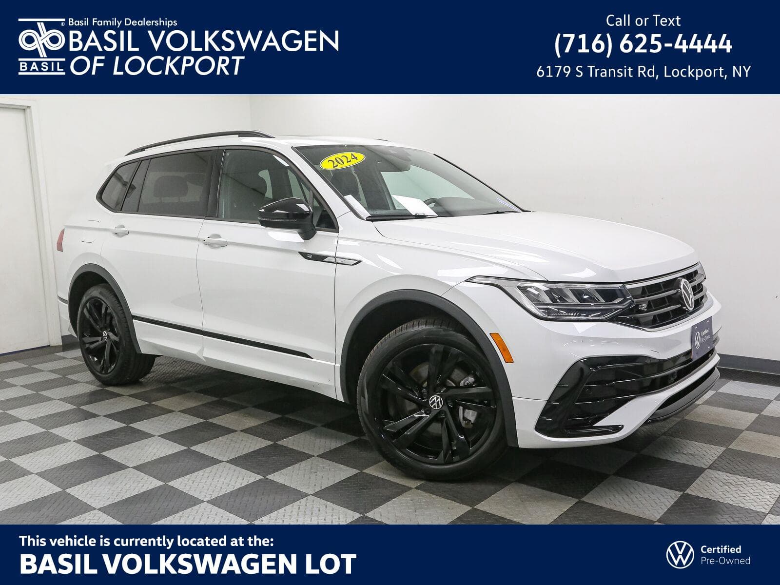 2024 Volkswagen Tiguan SE R-Line Black — photo 1 of 50