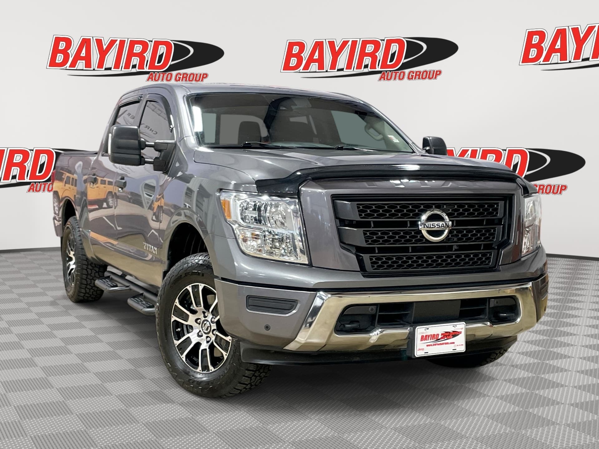 2022 Nissan Titan SV — photo 1 of 34