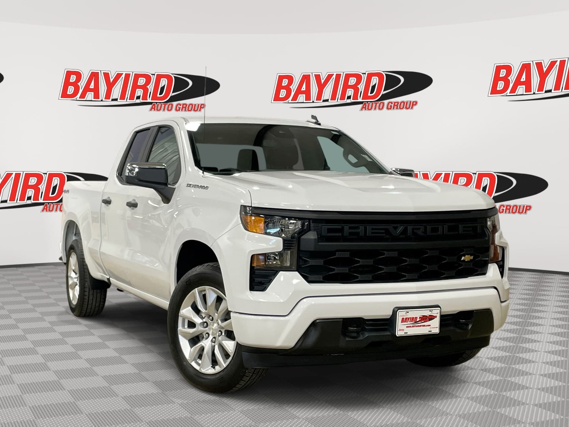 2023 Chevrolet Silverado 1500 Custom — photo 1 of 32
