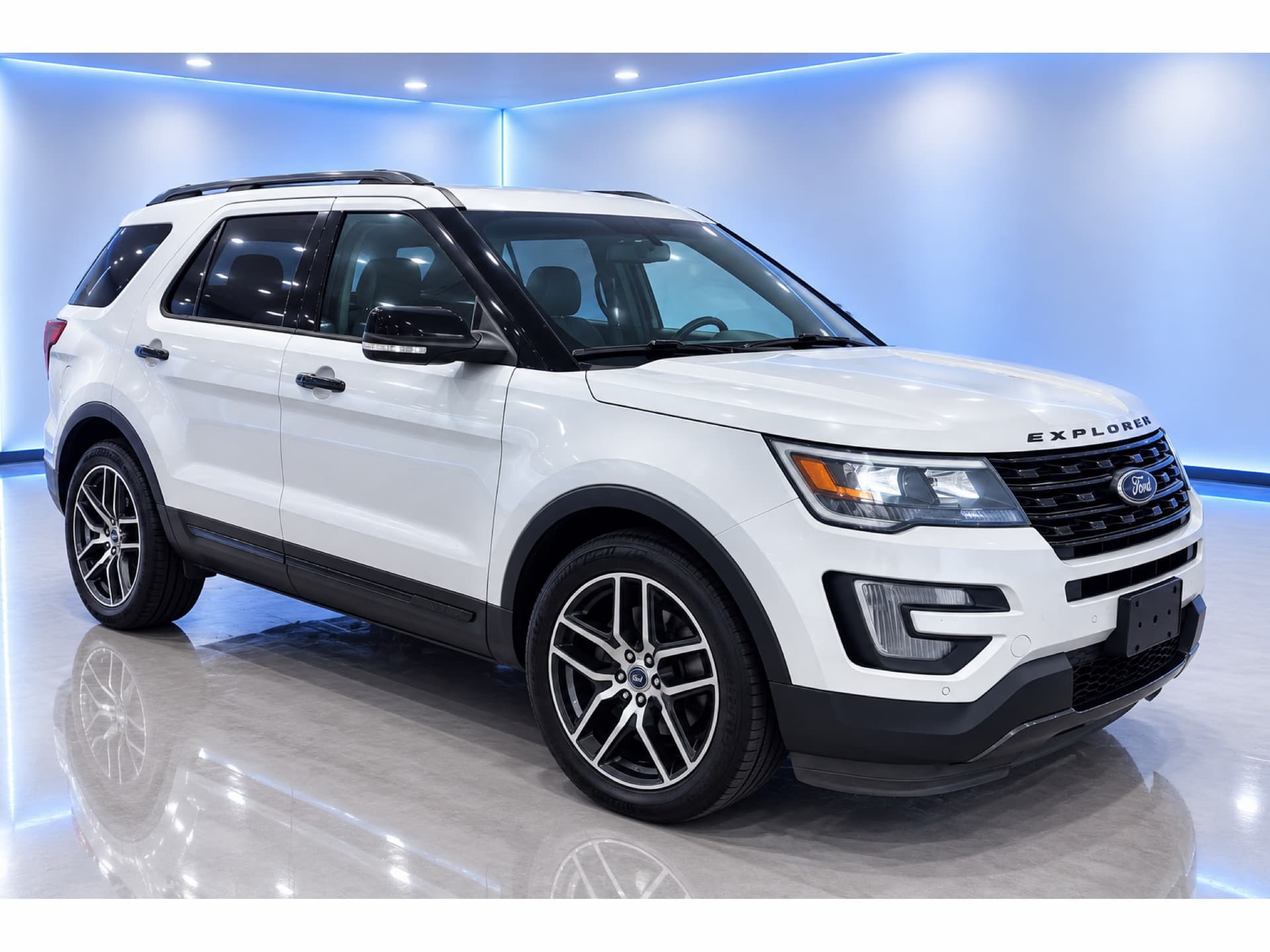 2016 Ford Explorer Sport — photo 1 of 11
