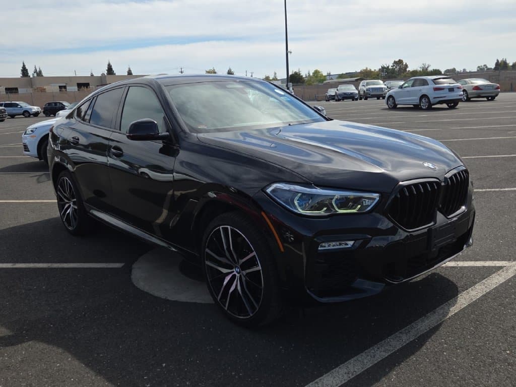 2021 BMW X6 M50i — photo 1 of 4