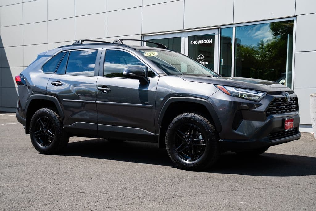 2022 Toyota RAV4 XLE — photo 1 of 28
