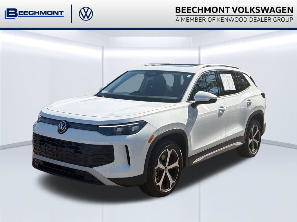 2025 Volkswagen Tiguan Base — photo 1 of 33