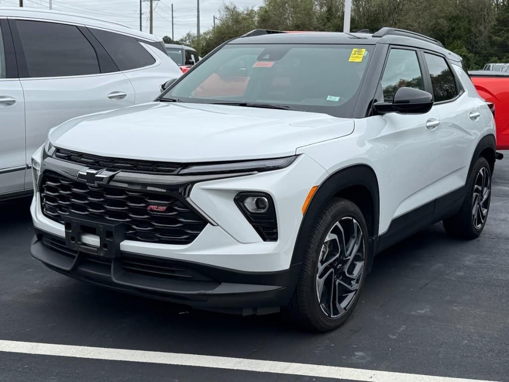 2024 Chevrolet Trailblazer RS — photo 1 of 3