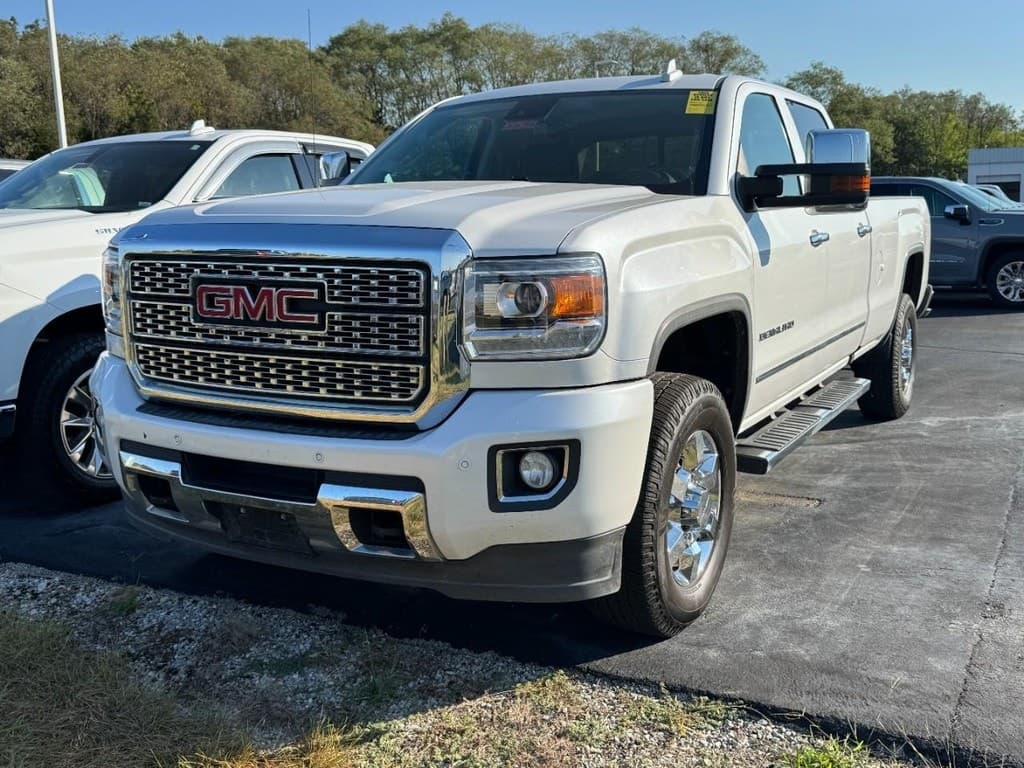 2019 GMC Sierra 3500HD Denali — photo 1 of 3