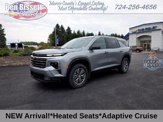 2025 Chevrolet Traverse AWD LT — photo 1 of 11