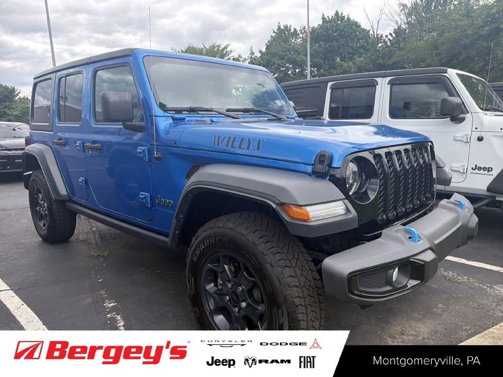 2023 Jeep Wrangler Base — photo 1 of 42