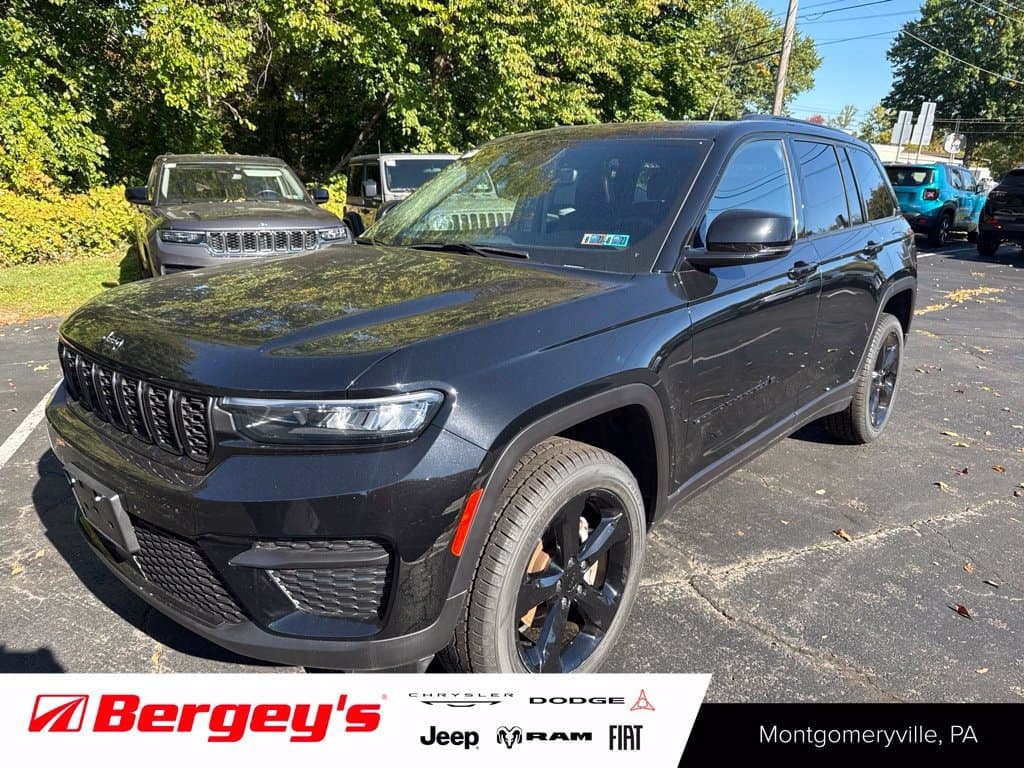 2023 Jeep Grand Cherokee Altitude X — photo 1 of 21