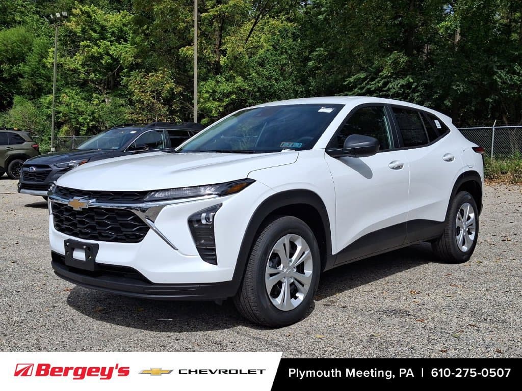 2026 Chevrolet Trax LS — photo 1 of 60