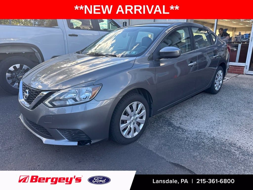 2016 Nissan Sentra S — photo 1 of 15
