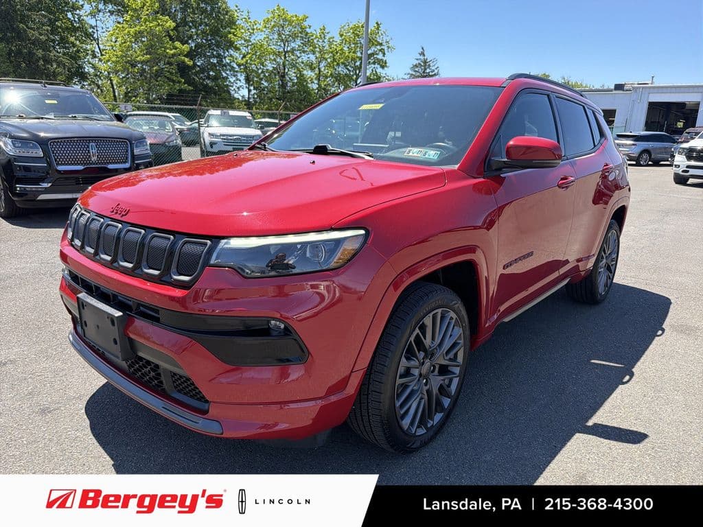 2022 Jeep Compass Base — photo 1 of 38