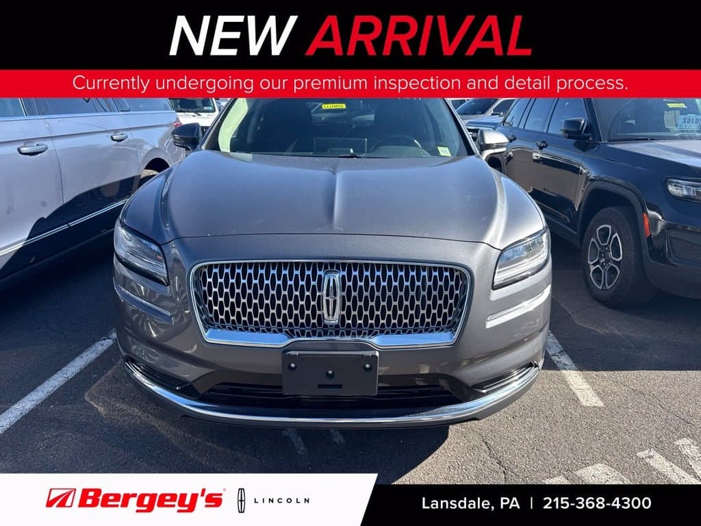 2023 Lincoln Nautilus Standard — photo 1 of 17