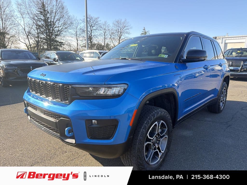 2022 Jeep Grand Cherokee 4xe Base — photo 1 of 39