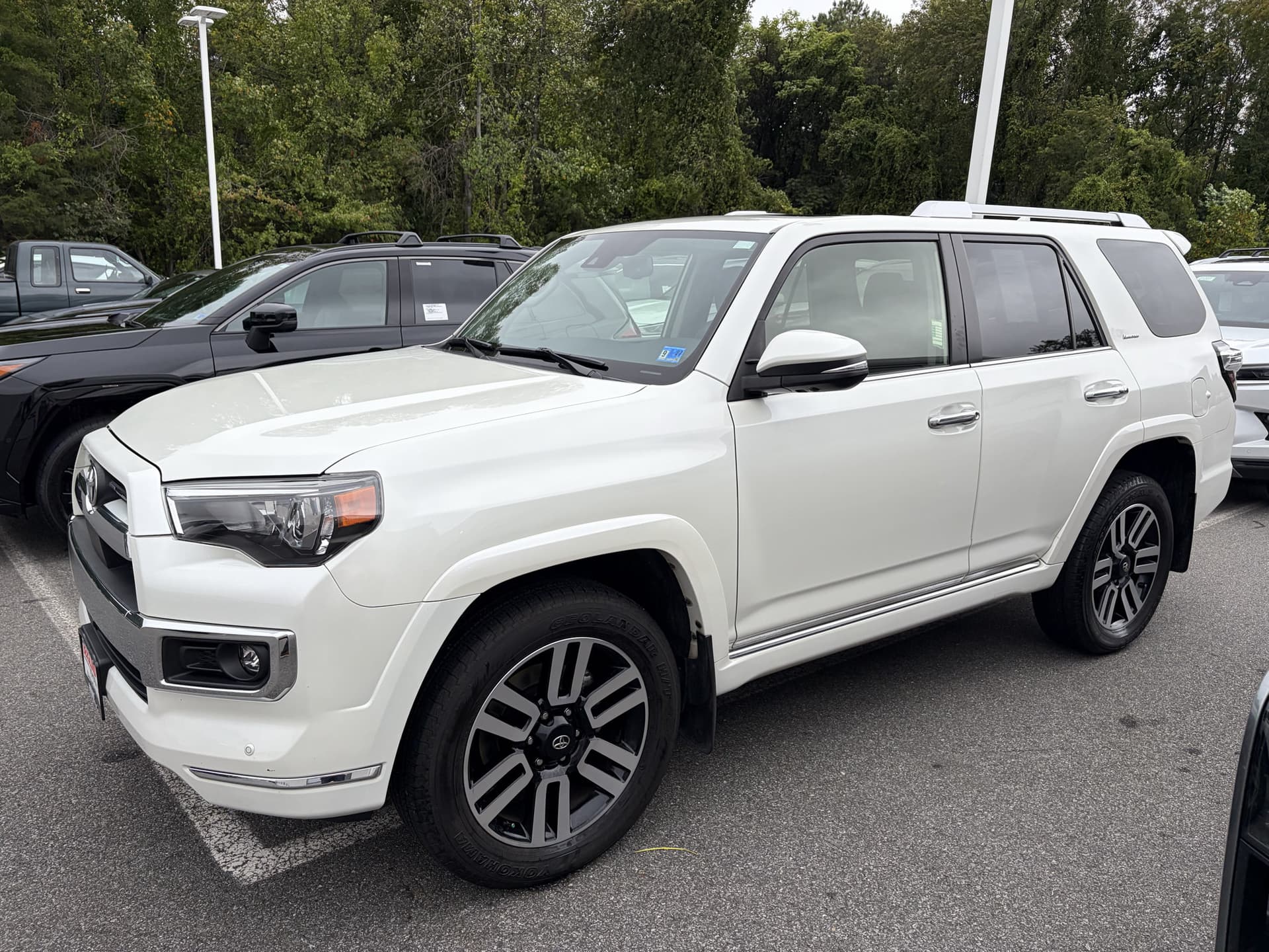 2022 Toyota 4Runner Limited — photo 1 of 2