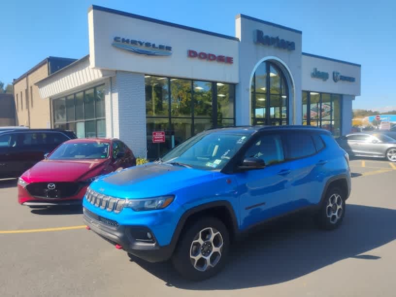 2022 Jeep Compass Trailhawk — photo 1 of 10