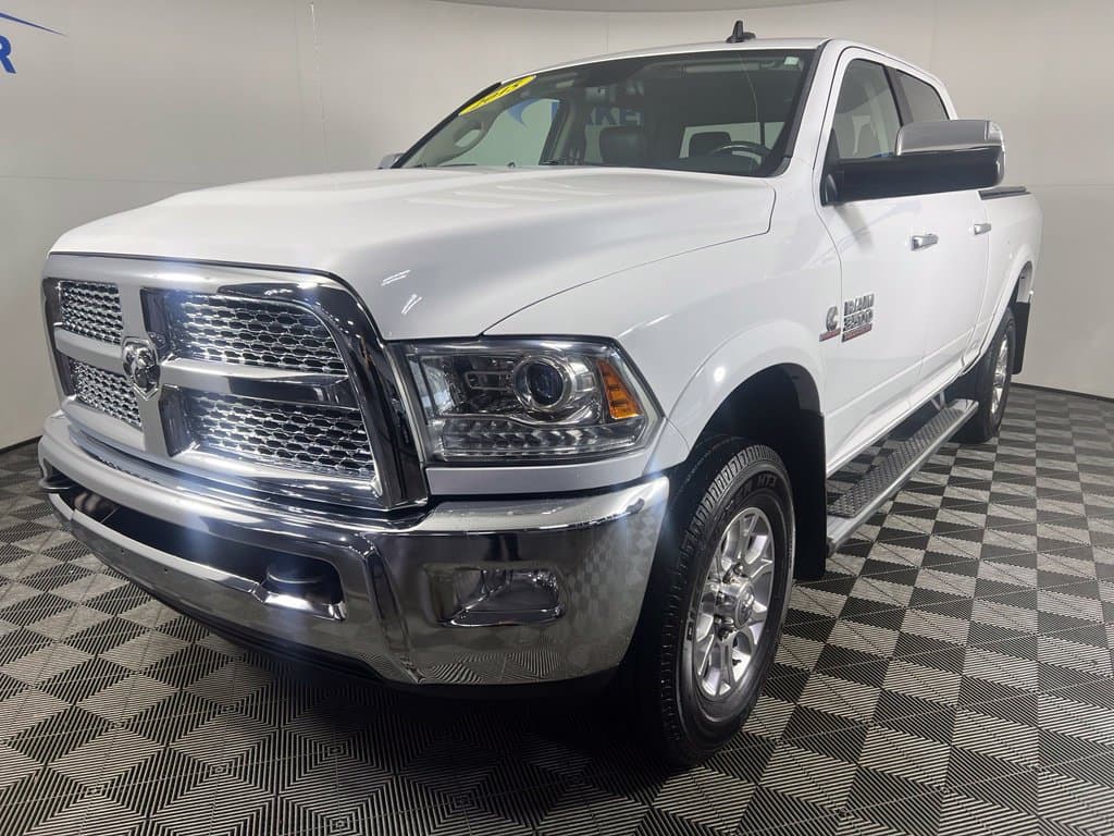 2015 RAM 3500 Laramie — photo 1 of 35