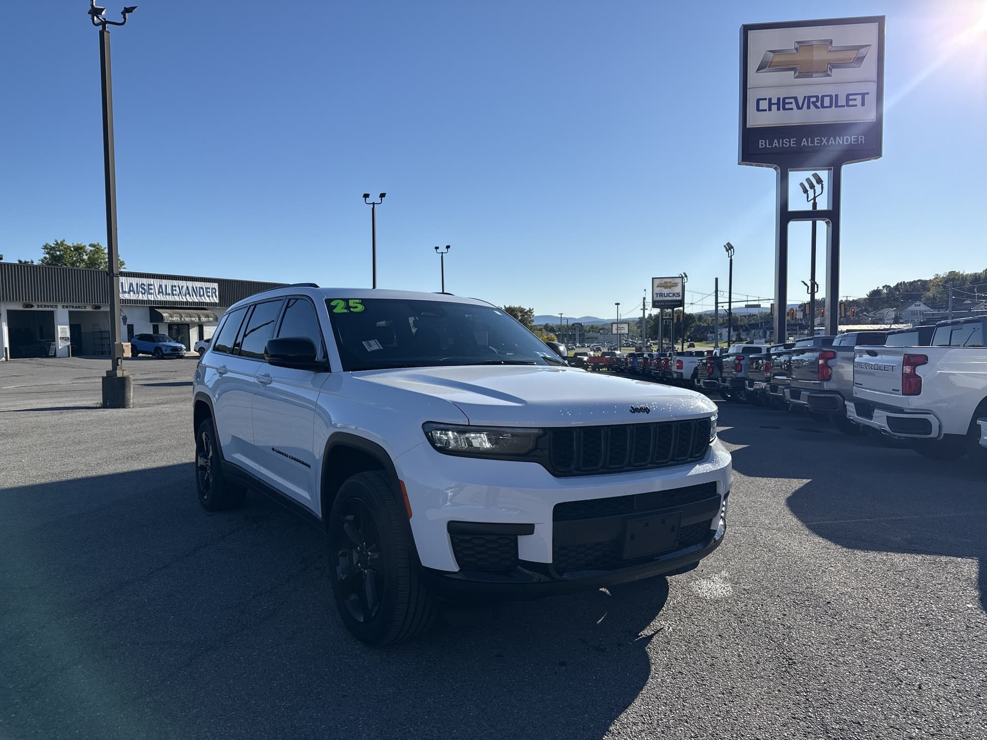2025 Jeep Grand Cherokee L Altitude X — photo 1 of 30