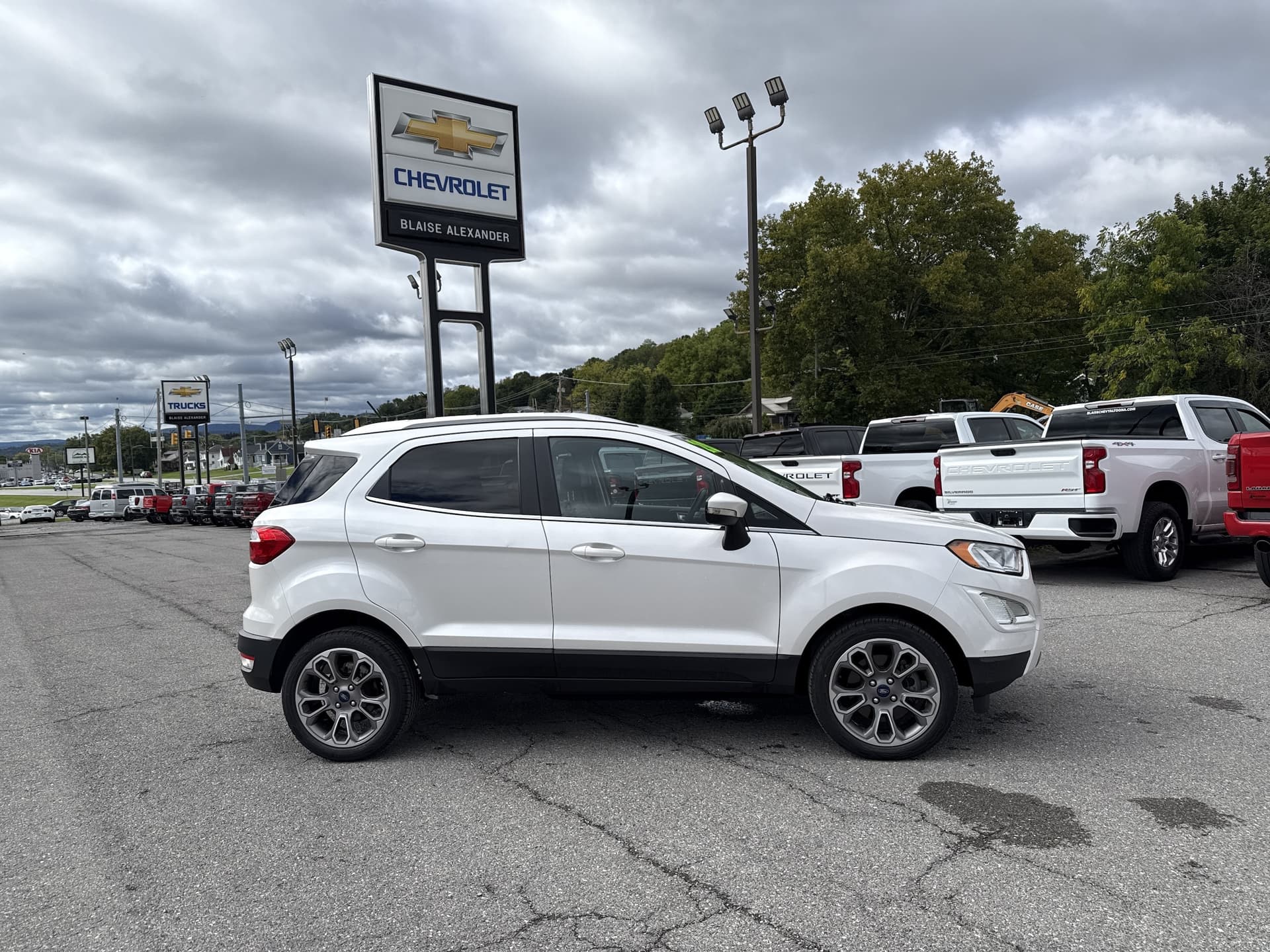 2020 Ford EcoSport Titanium — photo 1 of 28
