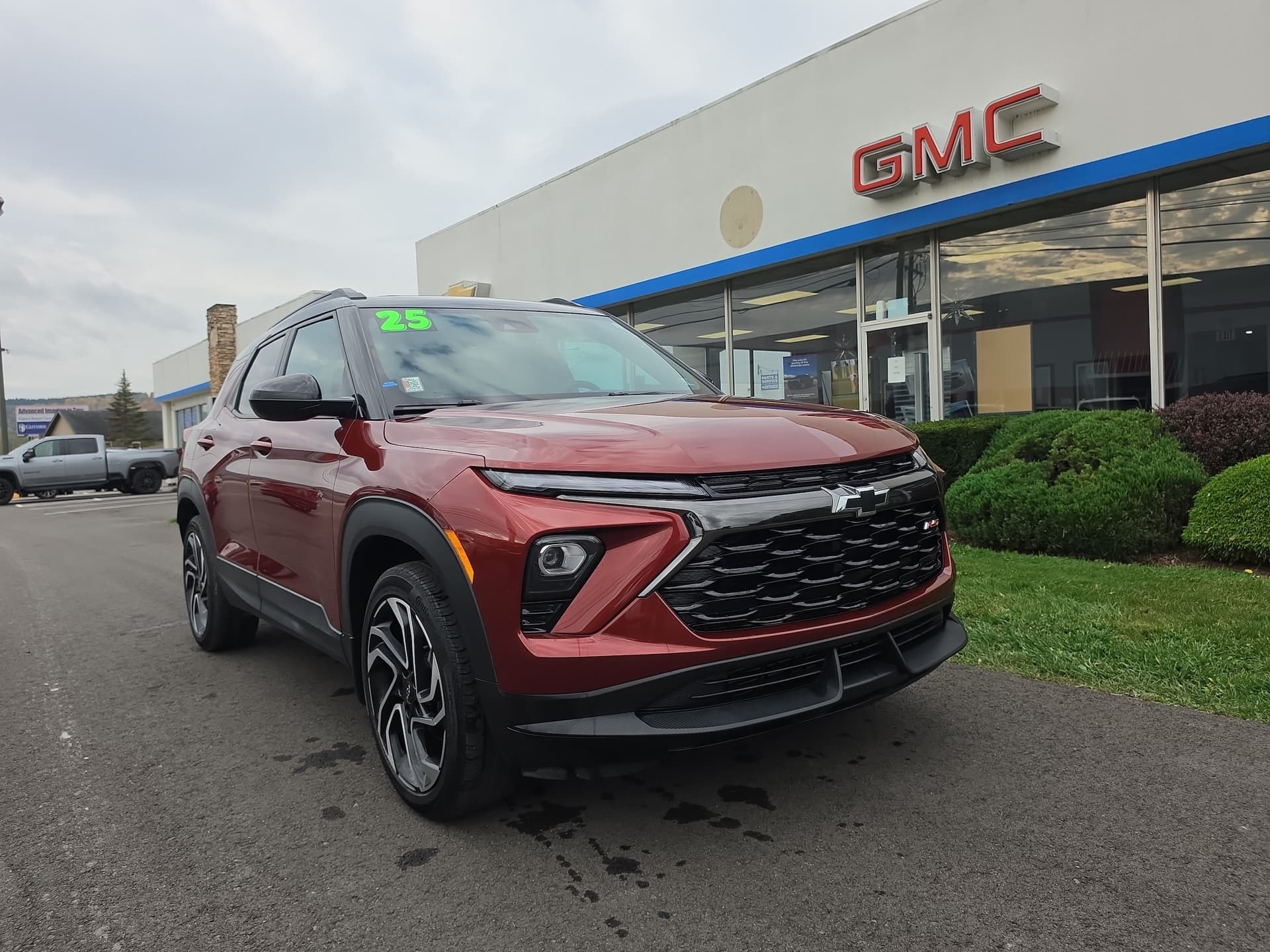 2025 Chevrolet Trailblazer RS — photo 1 of 34