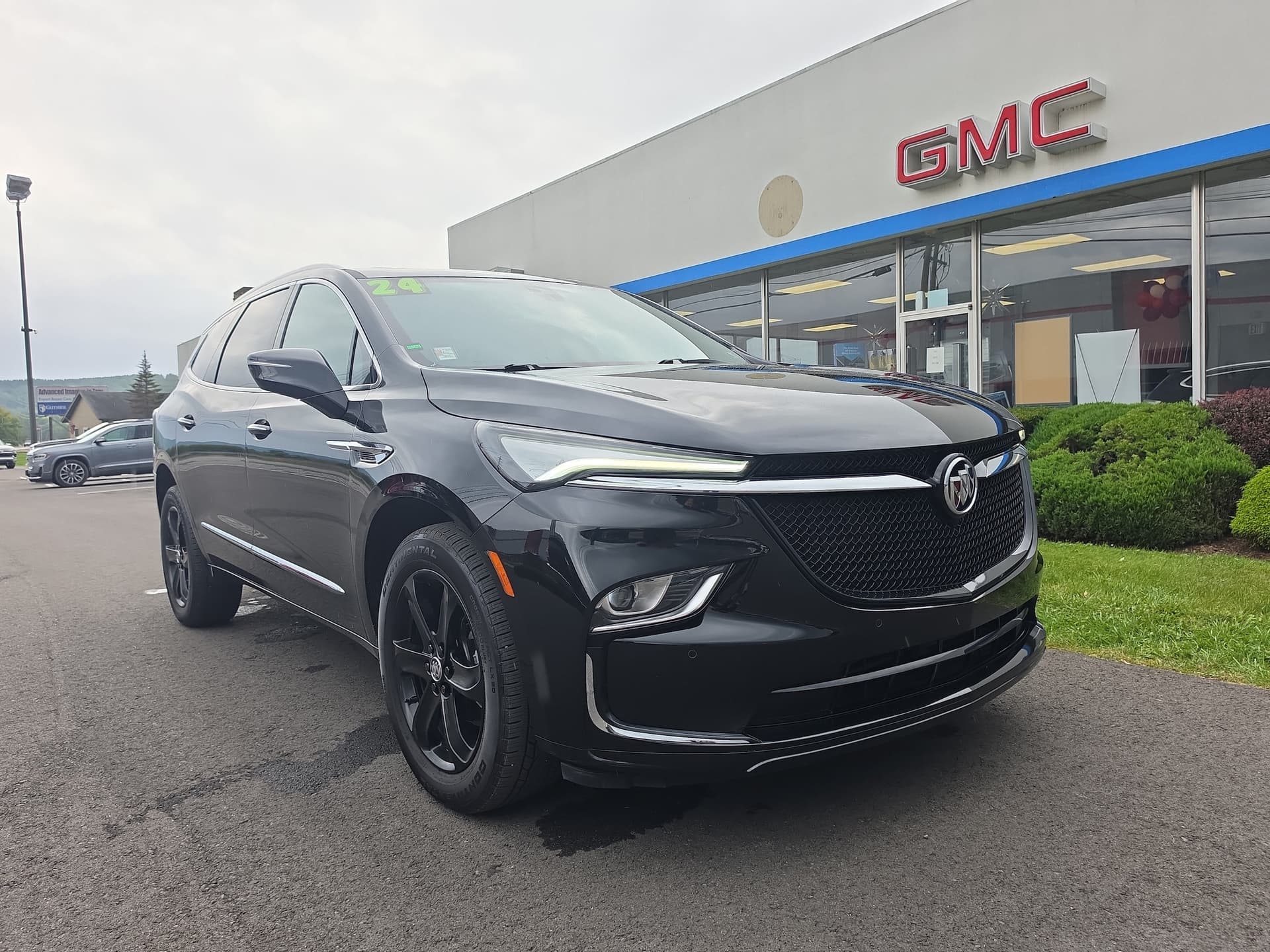 2024 Buick Enclave Essence — photo 1 of 34