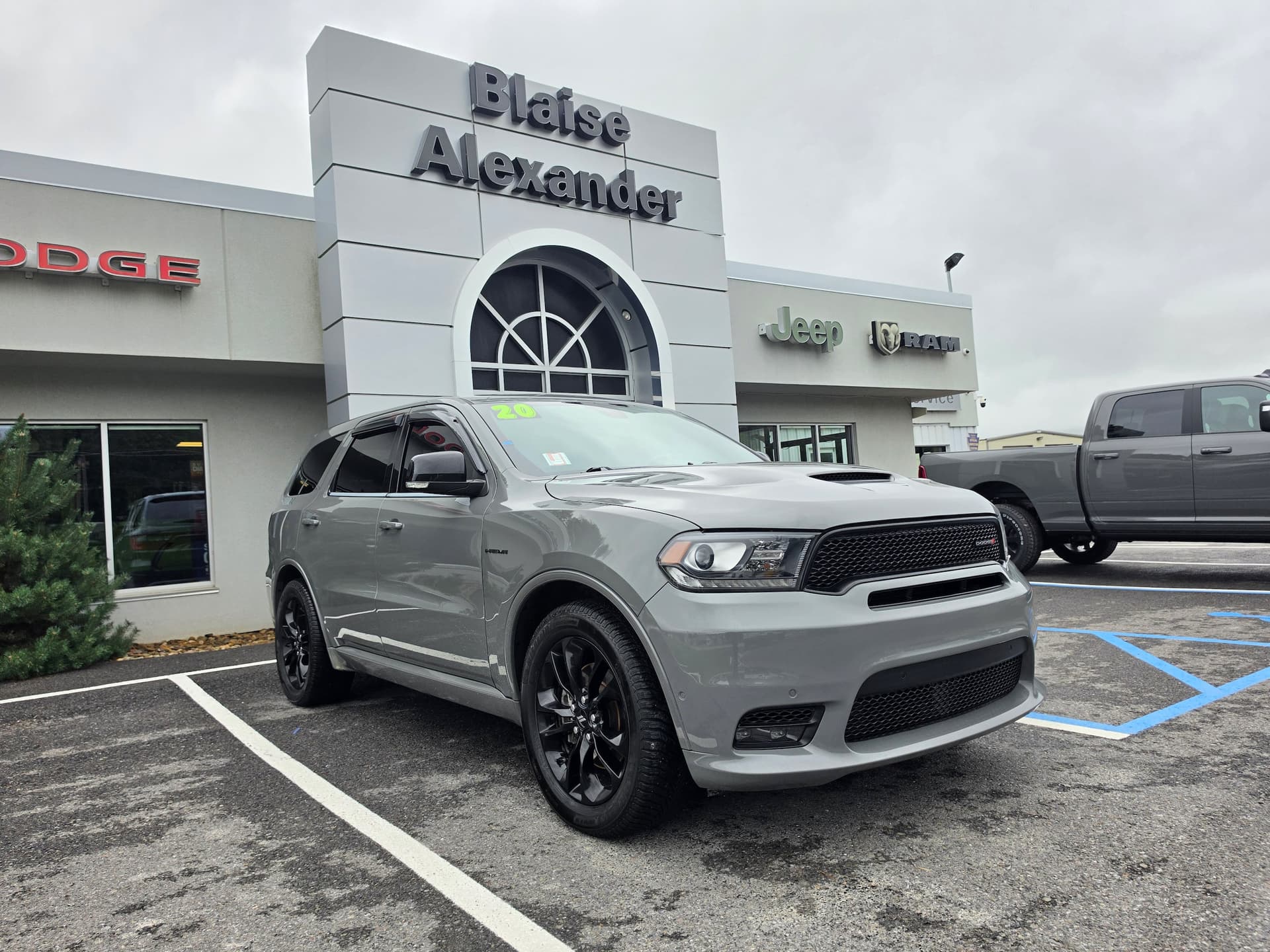 2020 Dodge Durango R/T — photo 1 of 37
