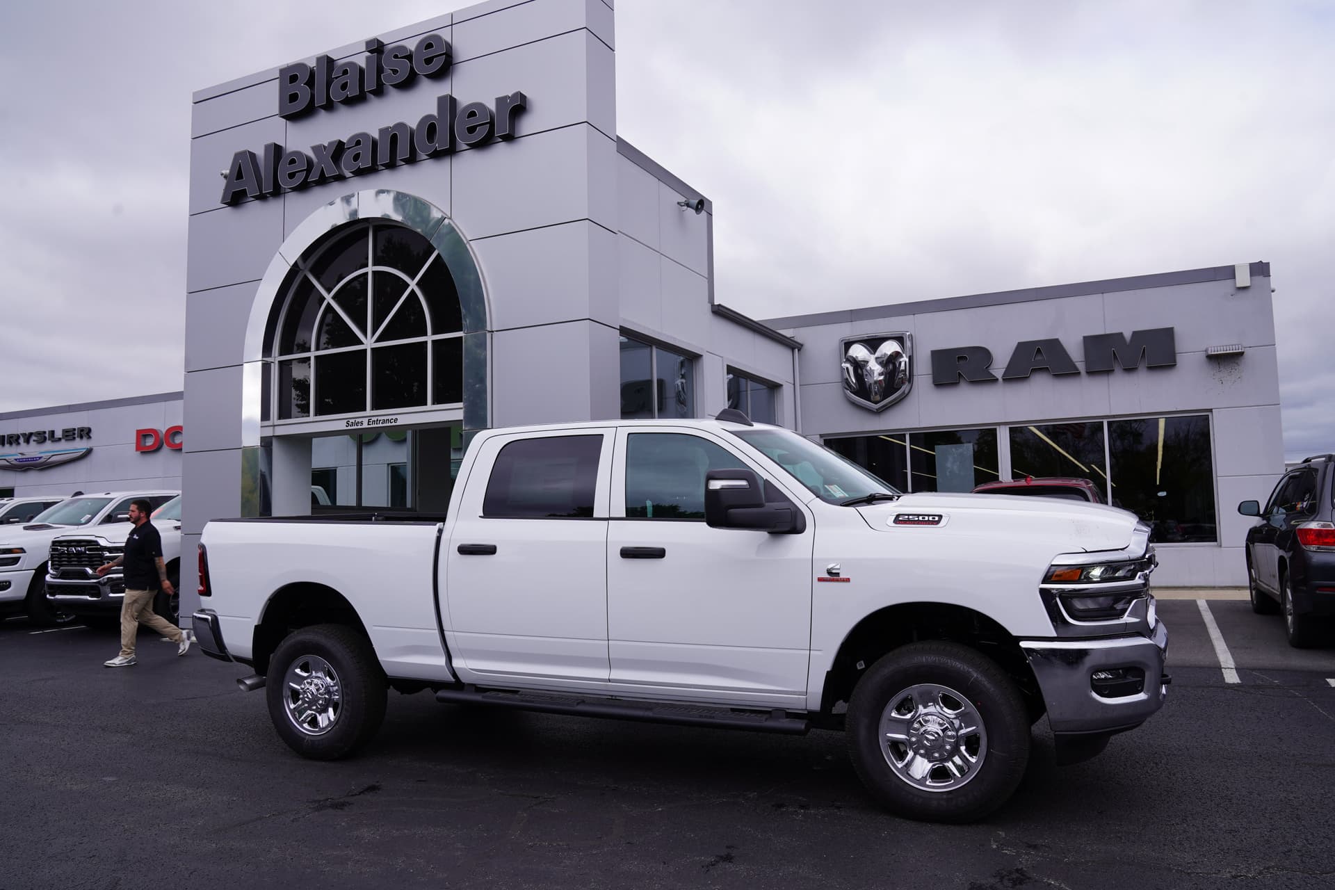 2027 RAM 2500 Tradesman — photo 1 of 43