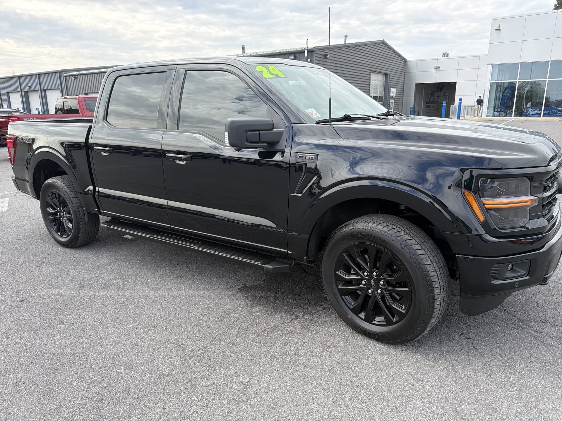 2024 Ford F-150 XLT — photo 1 of 31