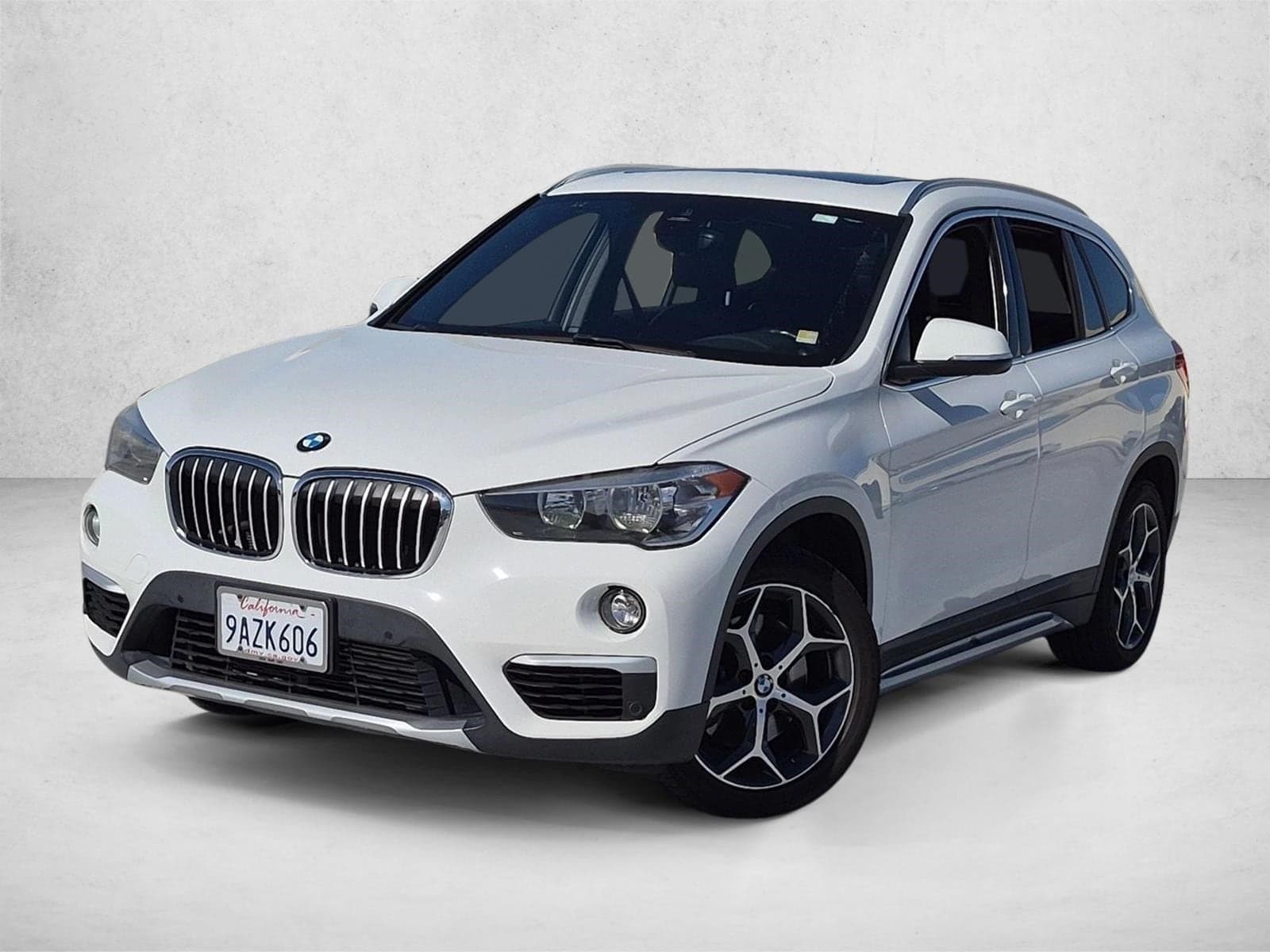 2019 BMW X1 sDrive28i — photo 1 of 15