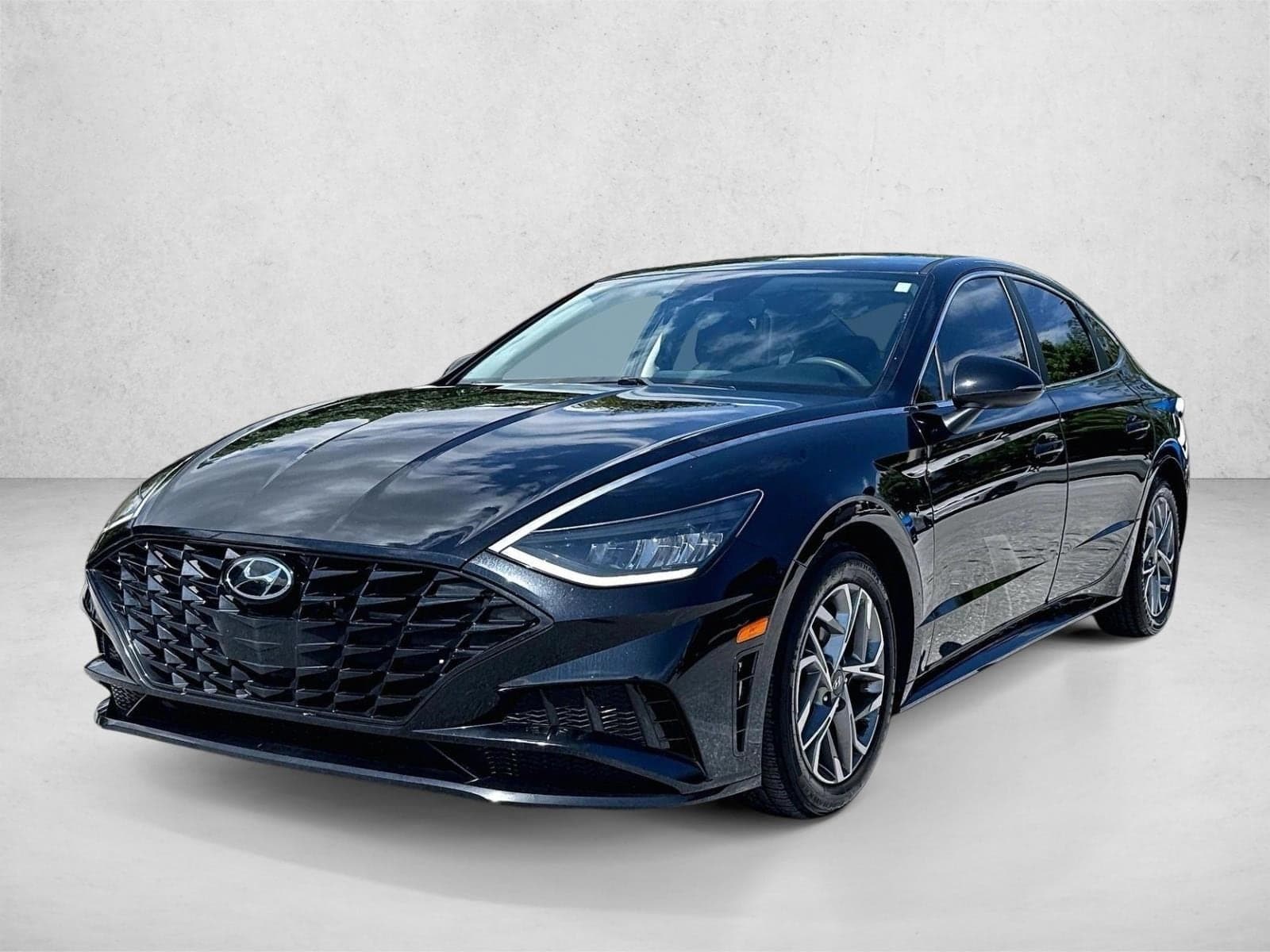 2022 Hyundai Sonata SEL — photo 1 of 30