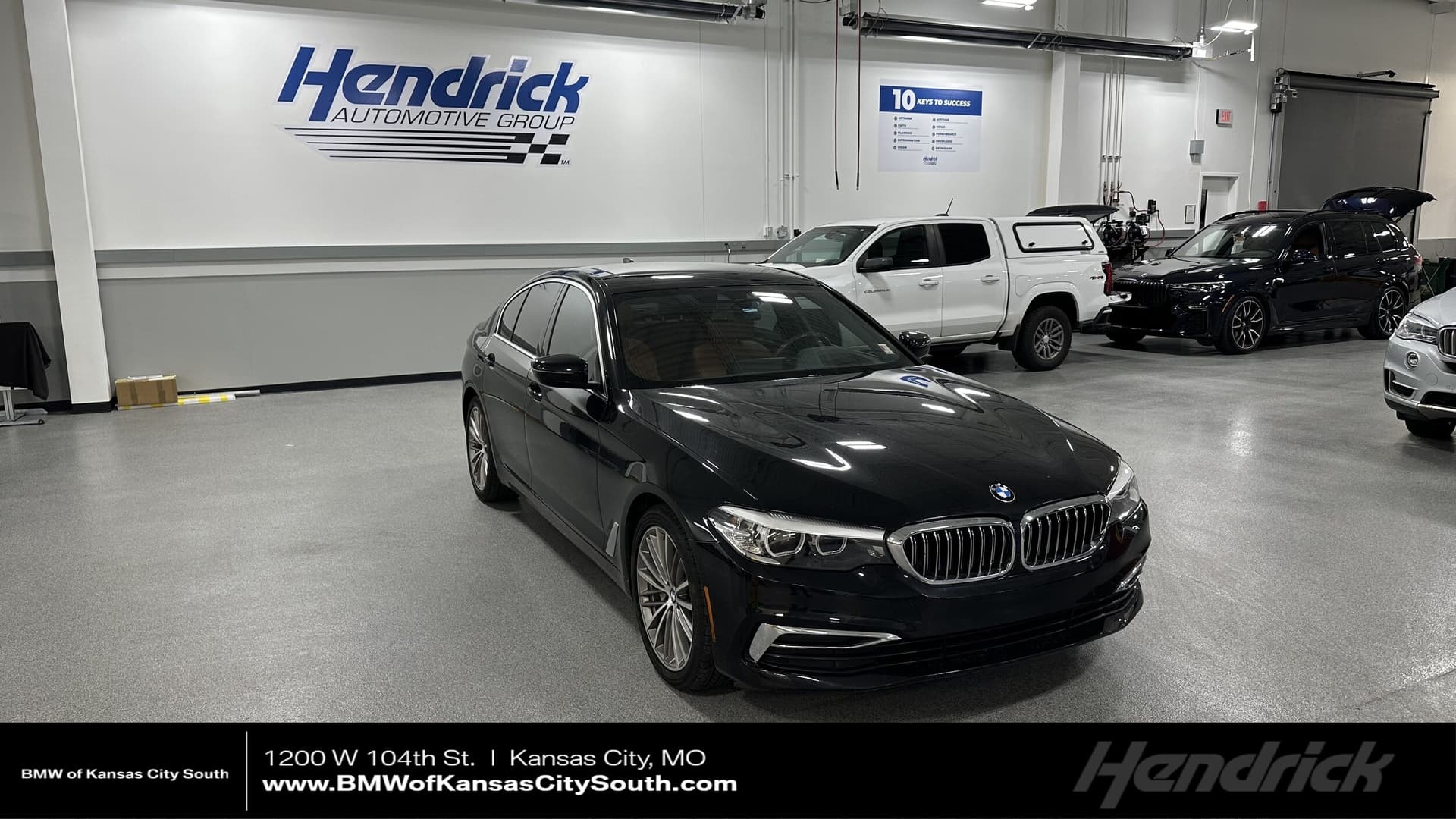 2019 BMW 5 Series 530i xDrive — photo 1 of 36