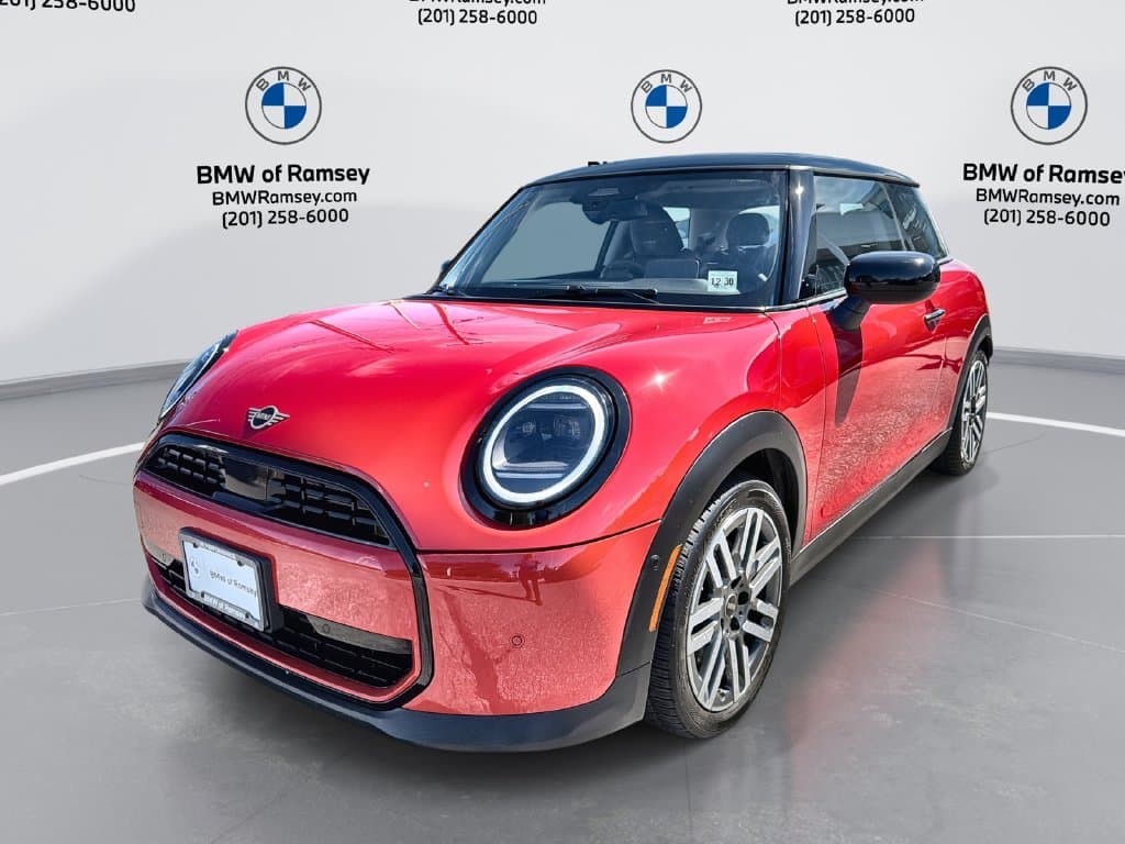 2025 Mini Hardtop 2 Door Cooper — photo 1 of 29