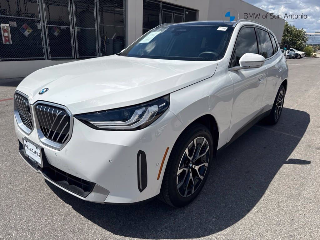 2025 BMW X3 30 xDrive — photo 1 of 6